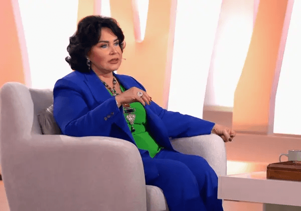 Надежда Бабкина применяет мазь